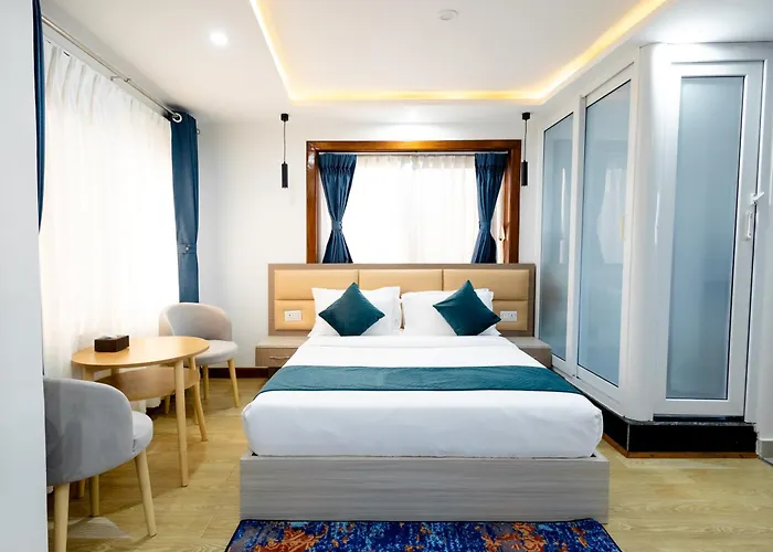 Hotel Srk Service And *